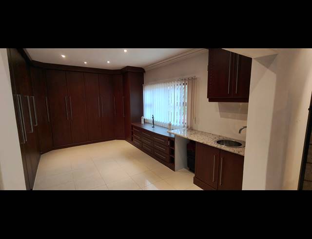 5 BEDROOM FREEHOLD FOR SALE IN SARNIA